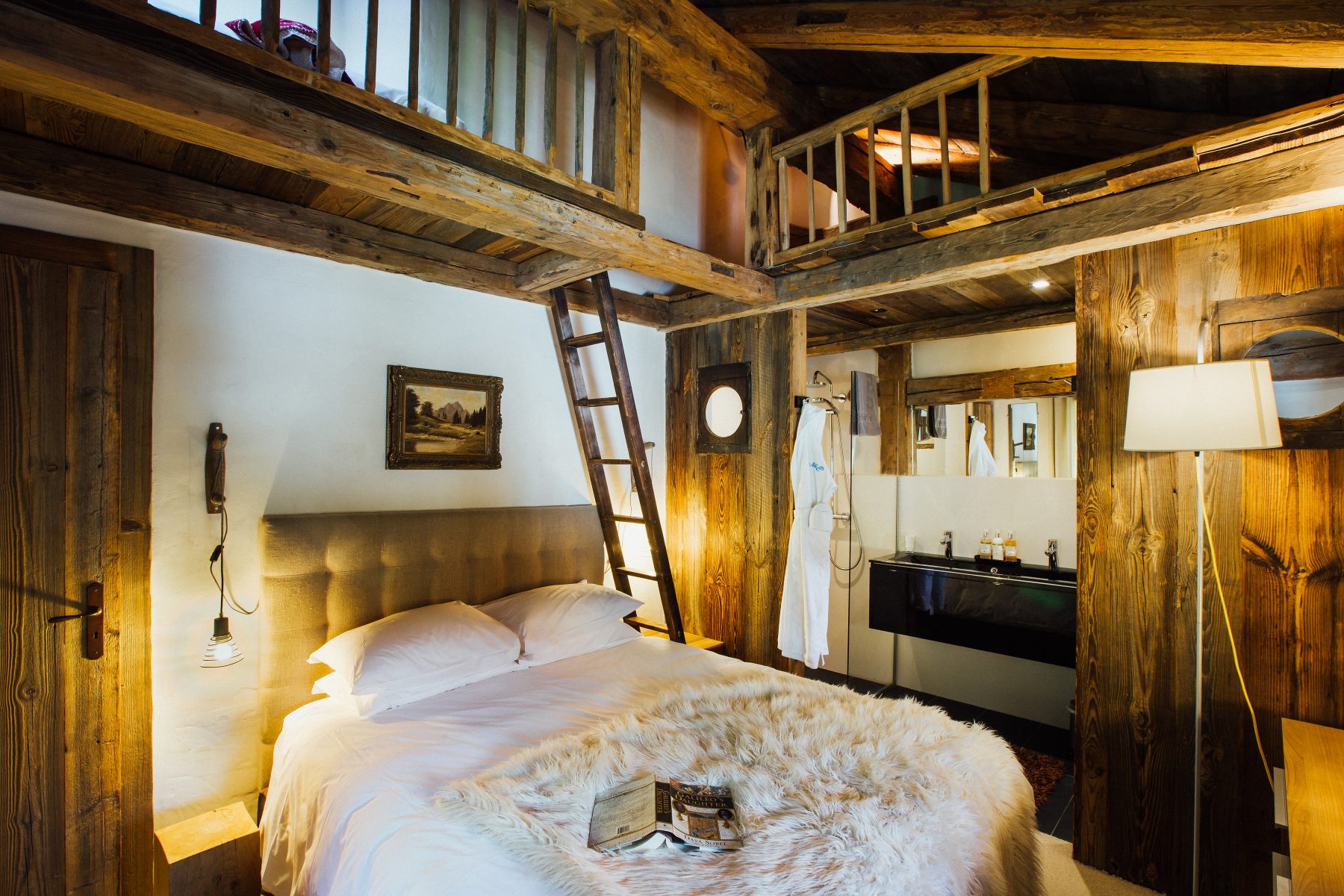 LUXURIA LIFESTYLE LAUNCHES LUXURY CONNECTIONS - OUR NEW B2B / B2C LUXURY BRANDS MEMBERSHIP CLUB!