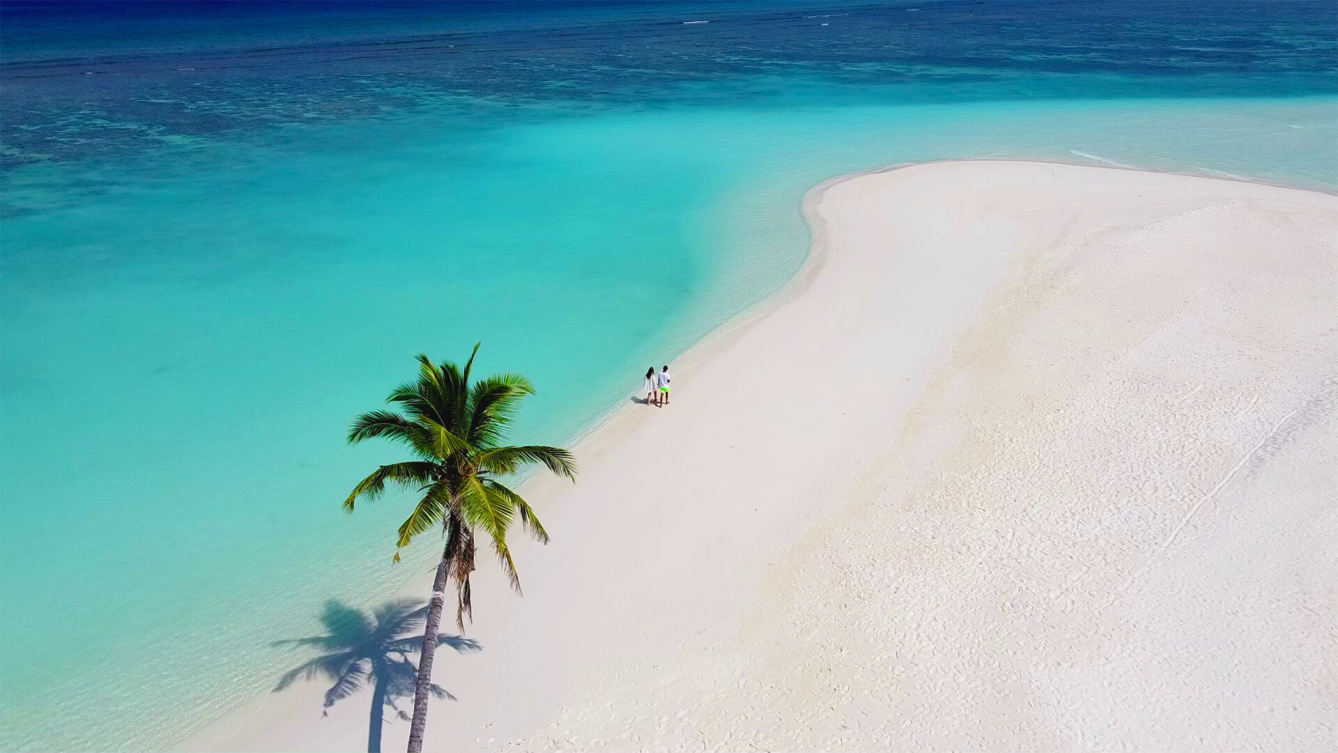 READ OUR EDITOR'S LATEST REVIEW OF THE STUNNING HIDEAWAYS BEACH RESORT AND SPA IN THE MALDIVES, 100% PERFECTION