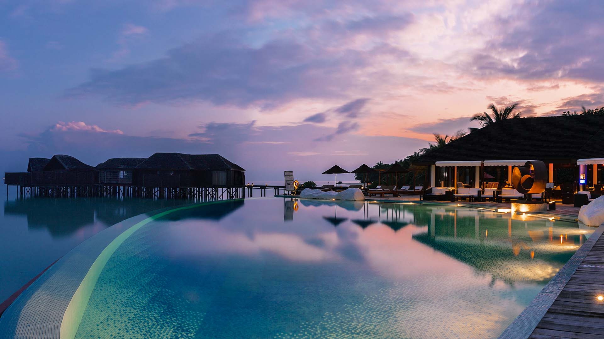 Lily Beach Maldives рестораны