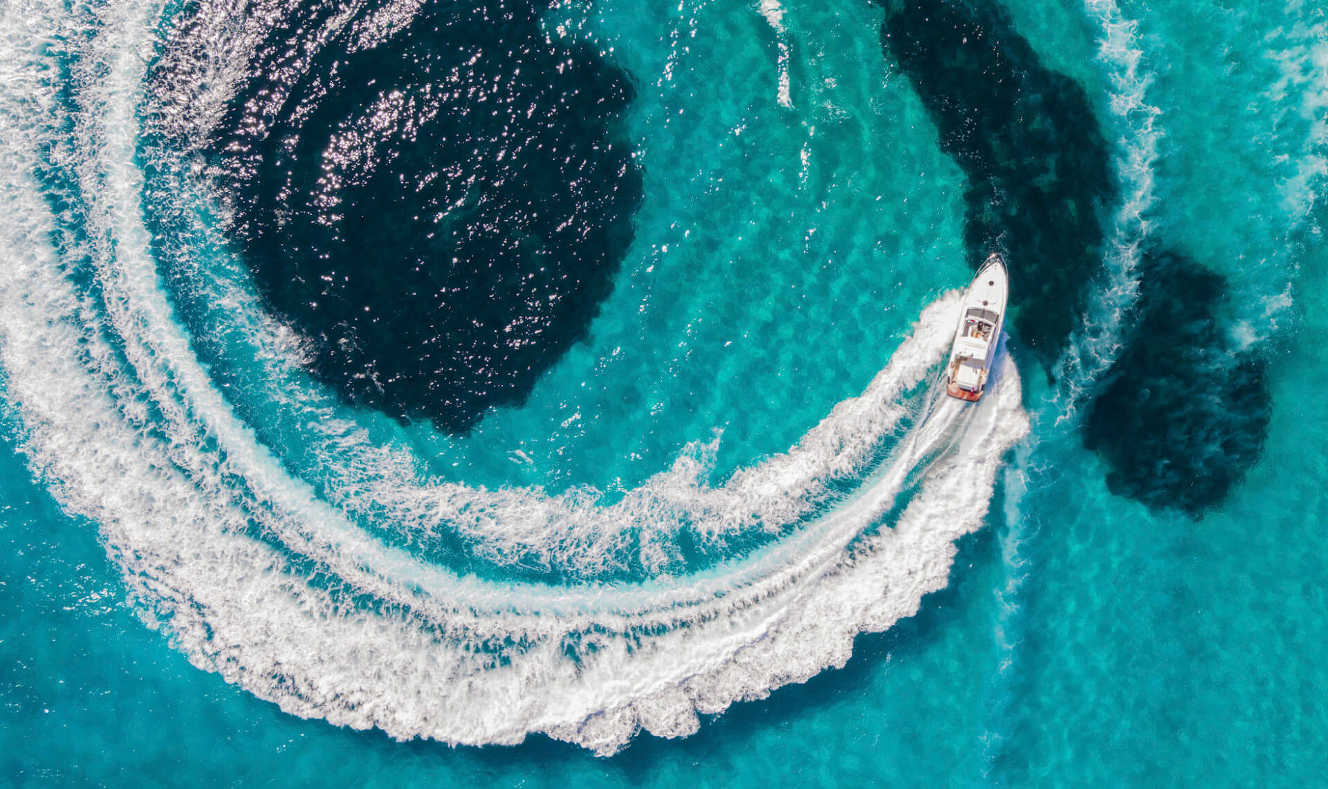 LUXURIA LIFESTYLE INTERNATIONAL WELCOMES SNS YACHT CHARTER AS A NEW GLOBAL PLATINUM ADVERTISING PARTNER