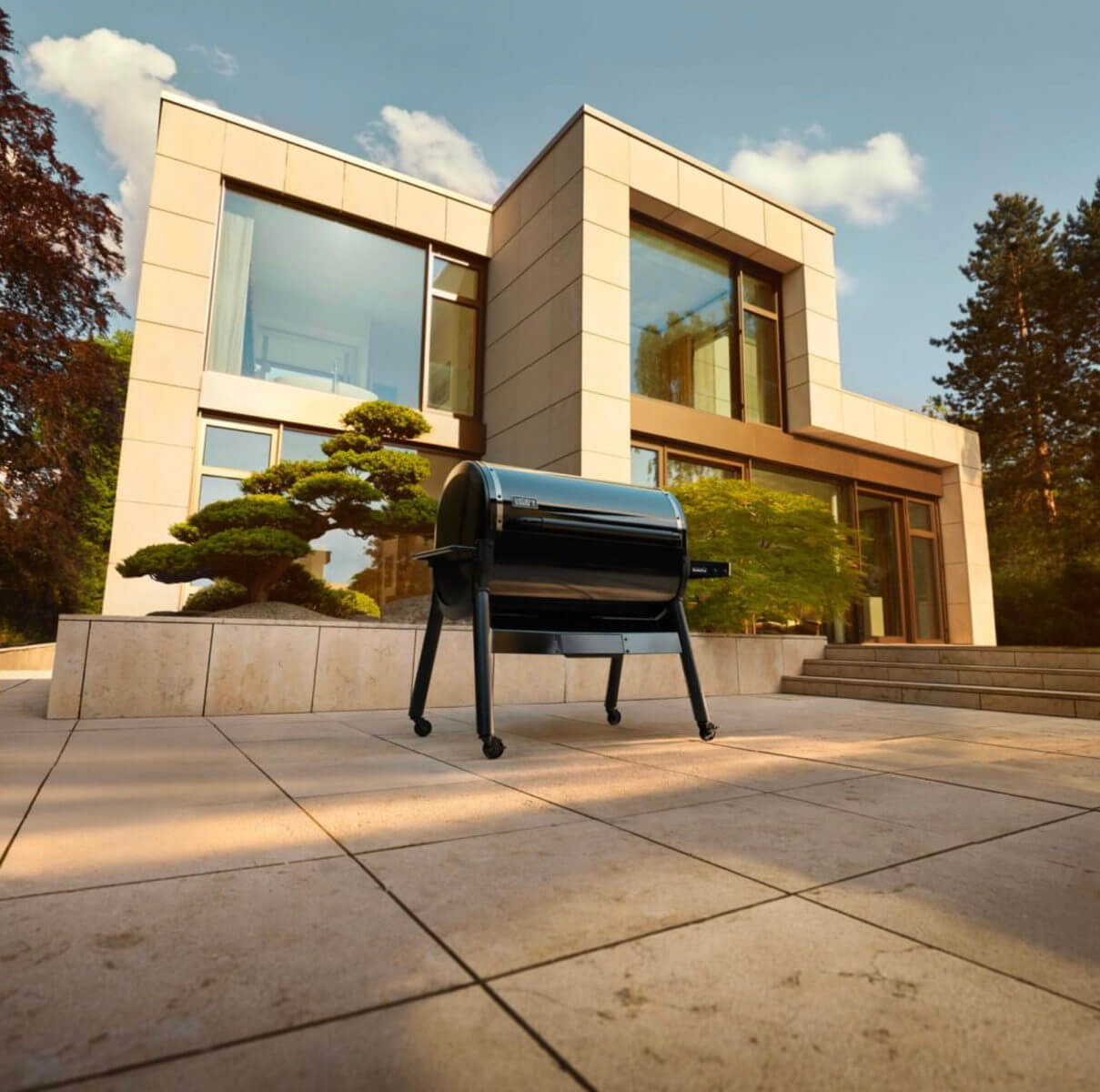 LUXURIA LIFESTYLE INTERNATIONAL WELCOMES WEBER BBQ'S