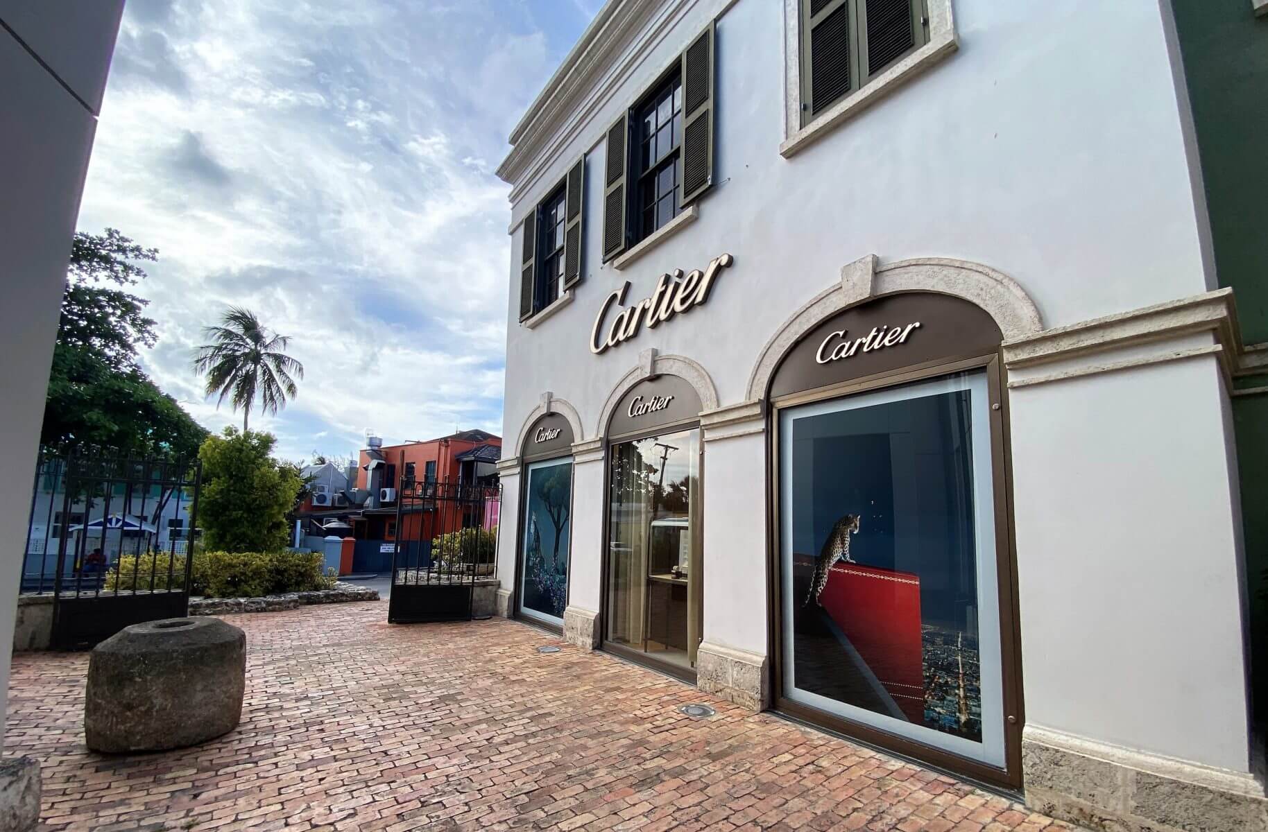 LUXURIA LIFESTYLE WELCOMES LIMEGROVE LIFESTYLE CENTRE AS A NEW PLATINUM PARTNER – SHOP AND DINE IN STYLE IN BARBADOS