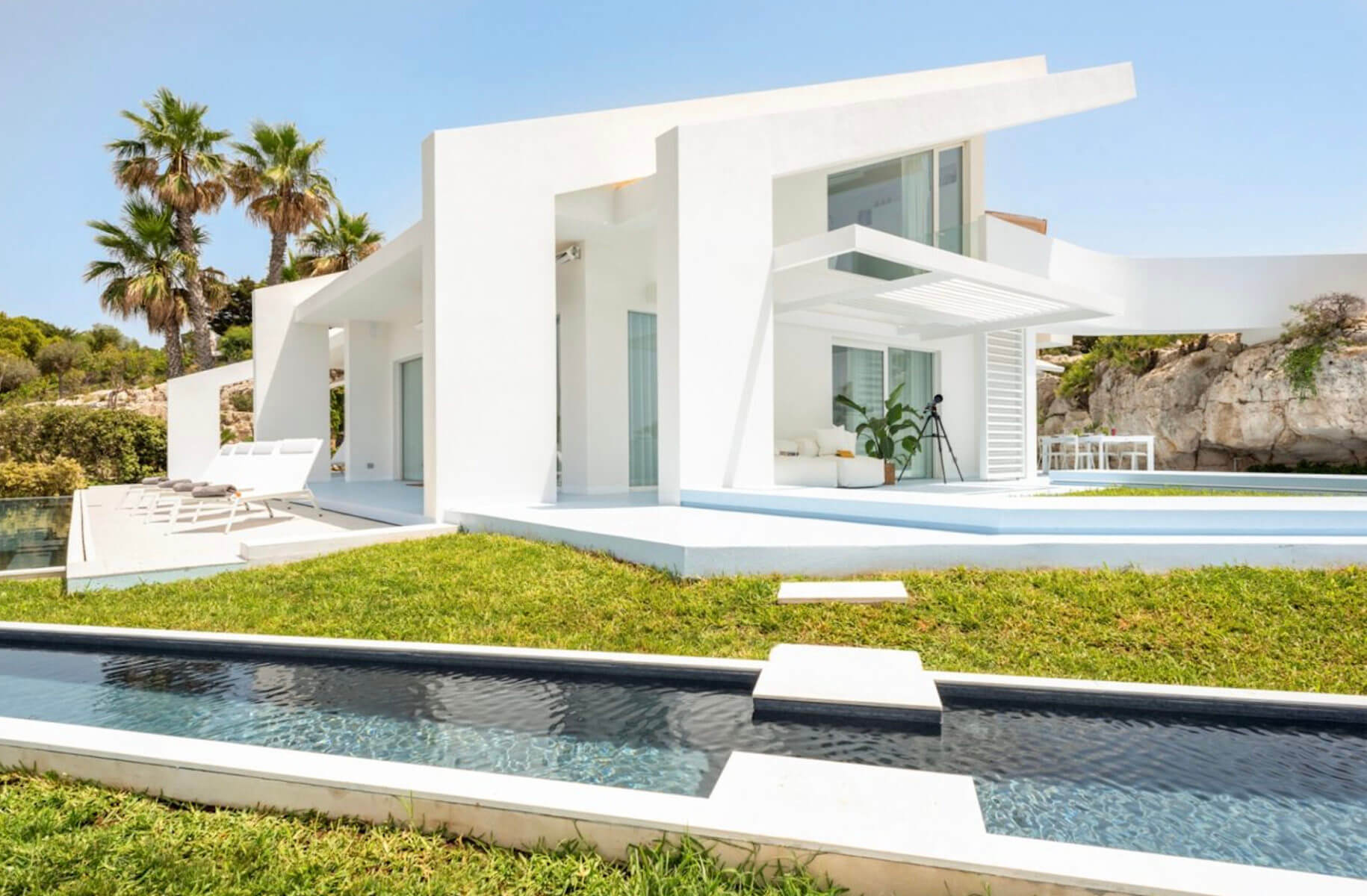LUXURIA LIFESTYLE INTERNATIONAL WELCOMES SELECT SICILY SUPER-LUXE VILLAS