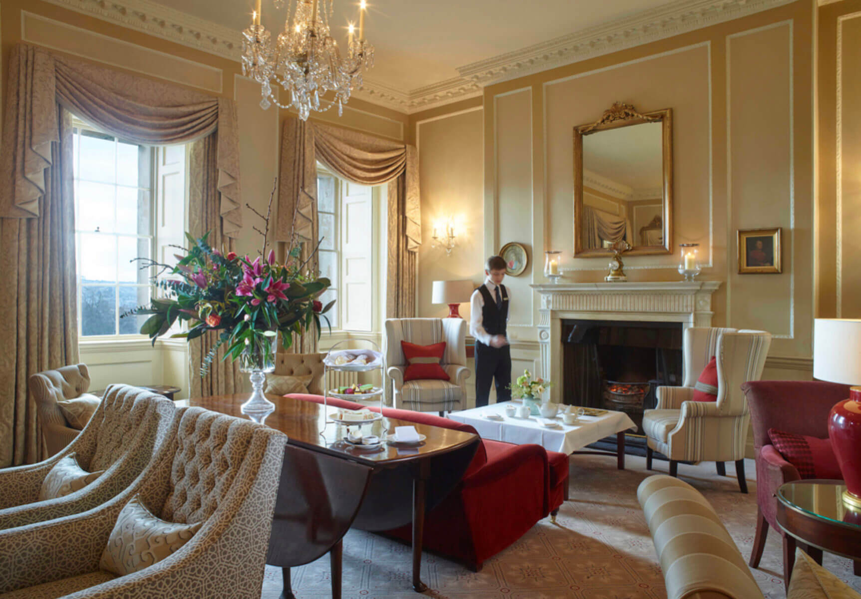 LUXURIA LIFESTYLE INTERNATIONAL'S RHONA BAKER REVIEWS THE ROYAL CRESCENT HOTEL & SPA IN BATH, UK