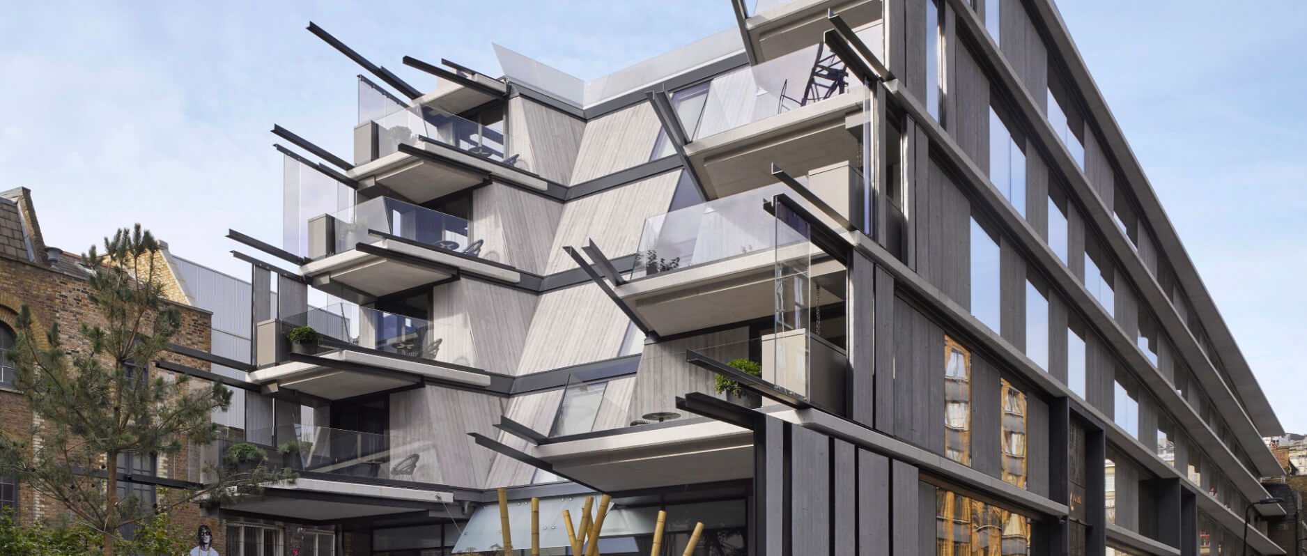 LUXURIA'S TRAVEL EDITOR AMBER LAUREN REVIEWS LUXURY LIFESTYLE NOBU HOTEL IN SHOREDITCH, LONDON
