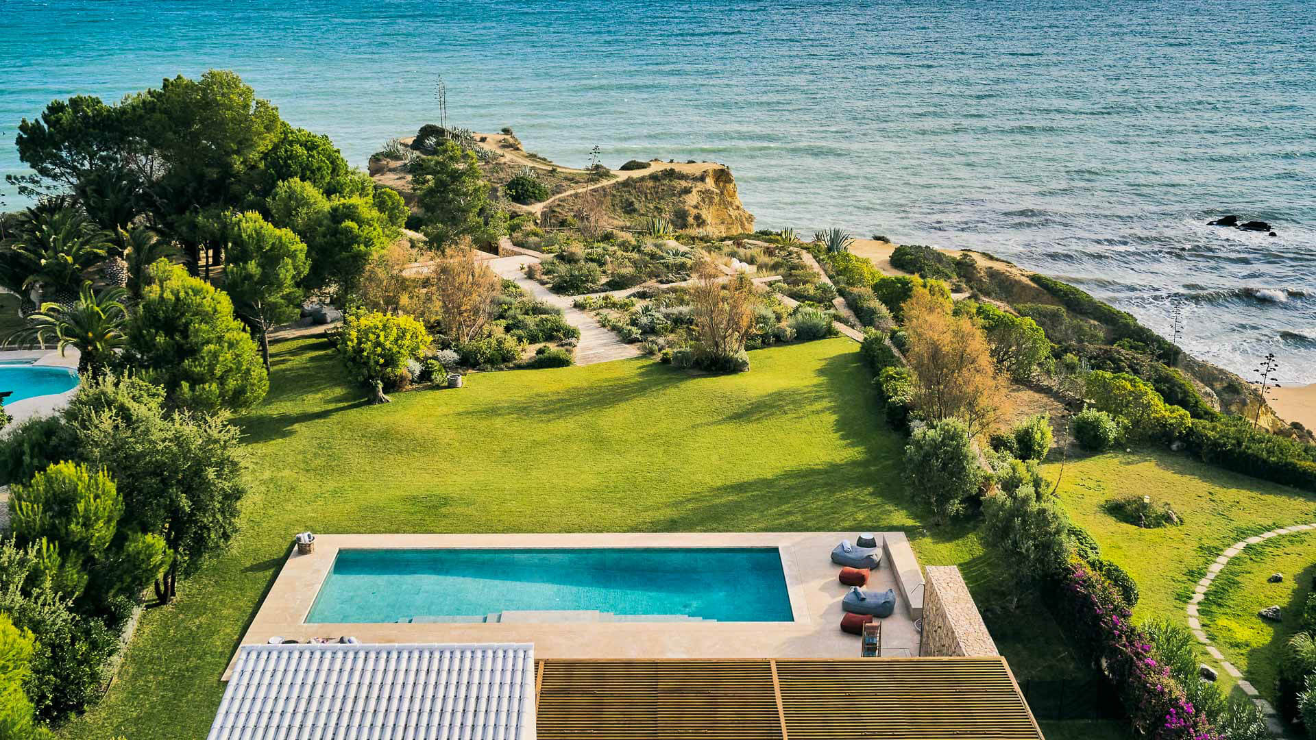 W Algarve Hotel: The place to turn up the heat and make waves!