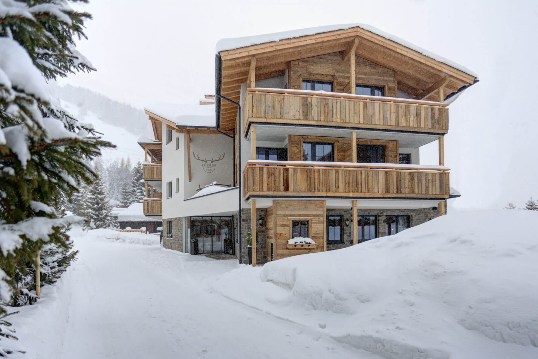 LUXURIA LIFESTYLE'S GLOBAL EDITOR DEBBIE STONE REVIEWS HOTEL KOSSLERHOF IN ST ANTON, AUSTRIA