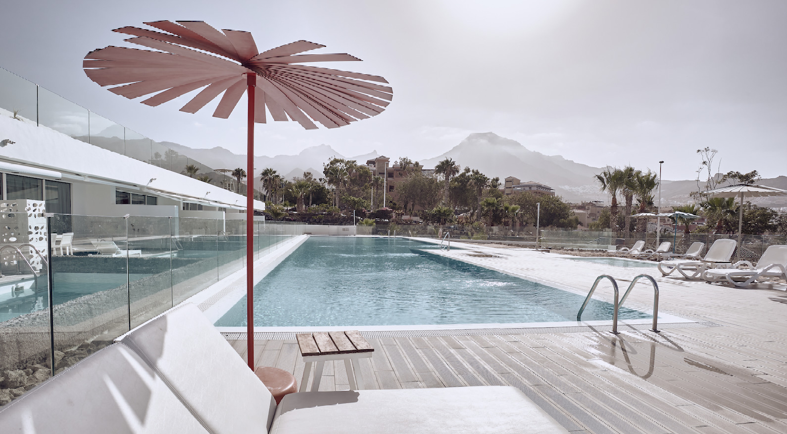 LUXURIA LIFESTYLE WELCOME BAOBAB SUITES