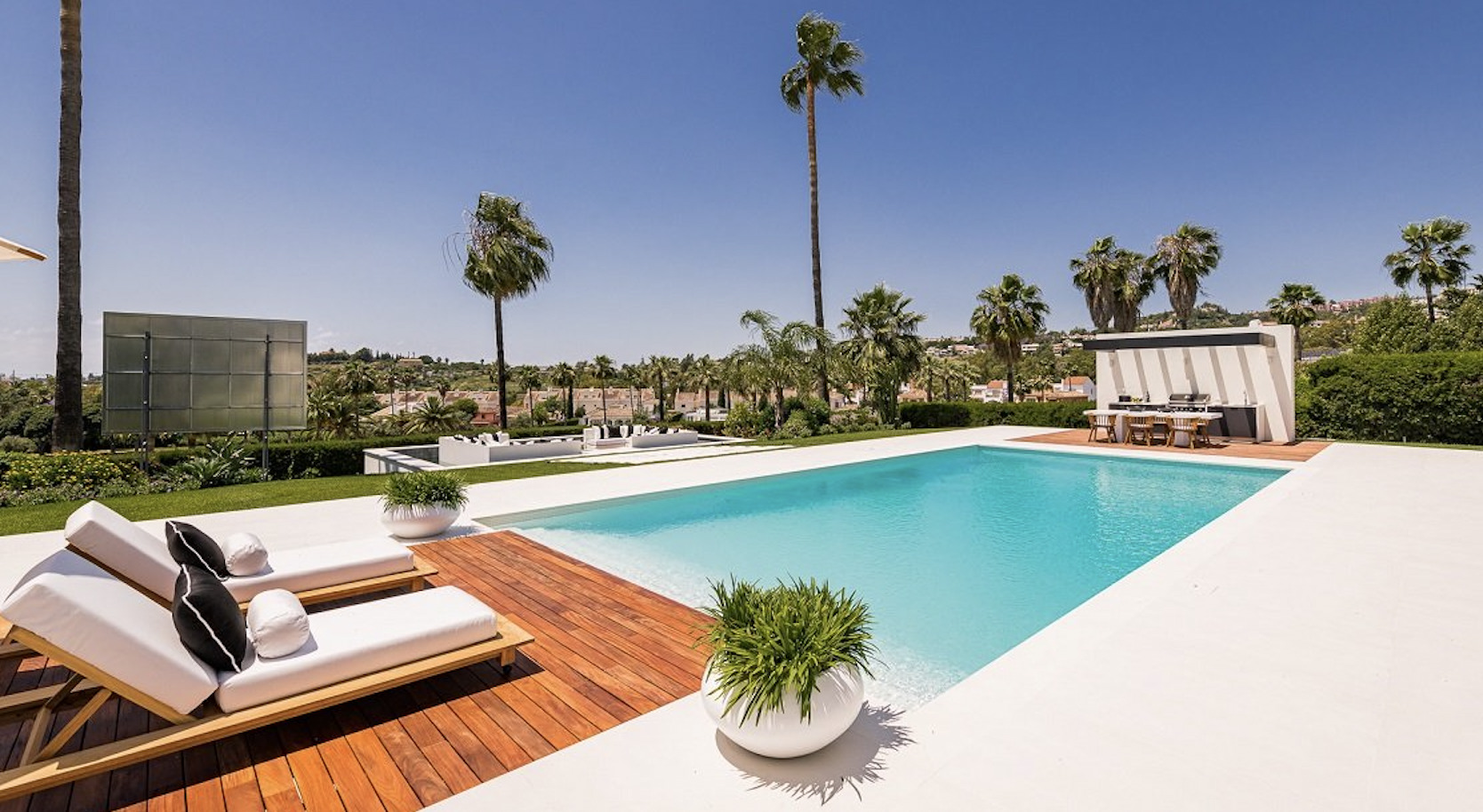 LUXURIA LIFESTYLE SPAIN NAMED AS SPAIN'S BEST MAGAZINE 2024