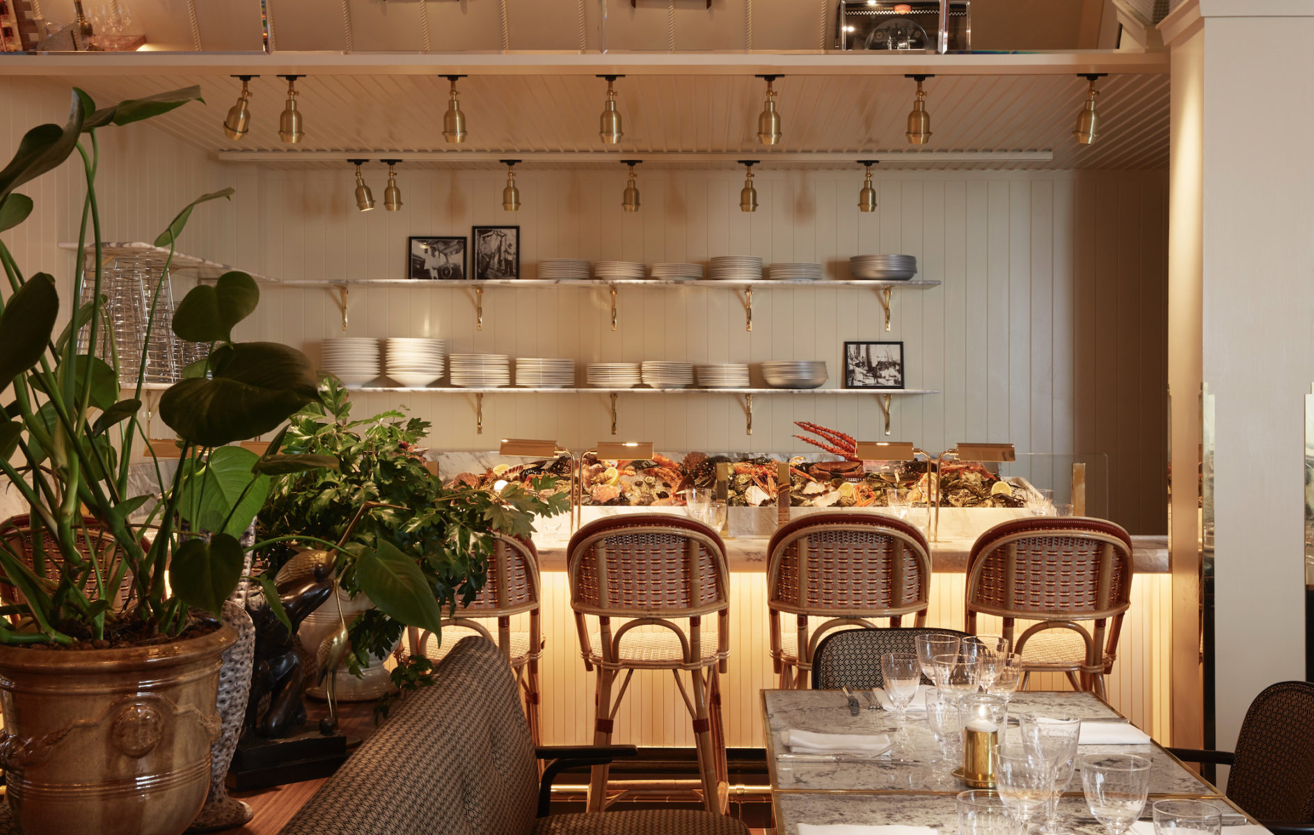 LUXURIA'S DANIELLE TOBIN REVIEWS LOUIE RESTAURANT AND BAR – MUSIC IN SOPHISTICATED SURROUNDINGS IN THE HEART OF LONDON