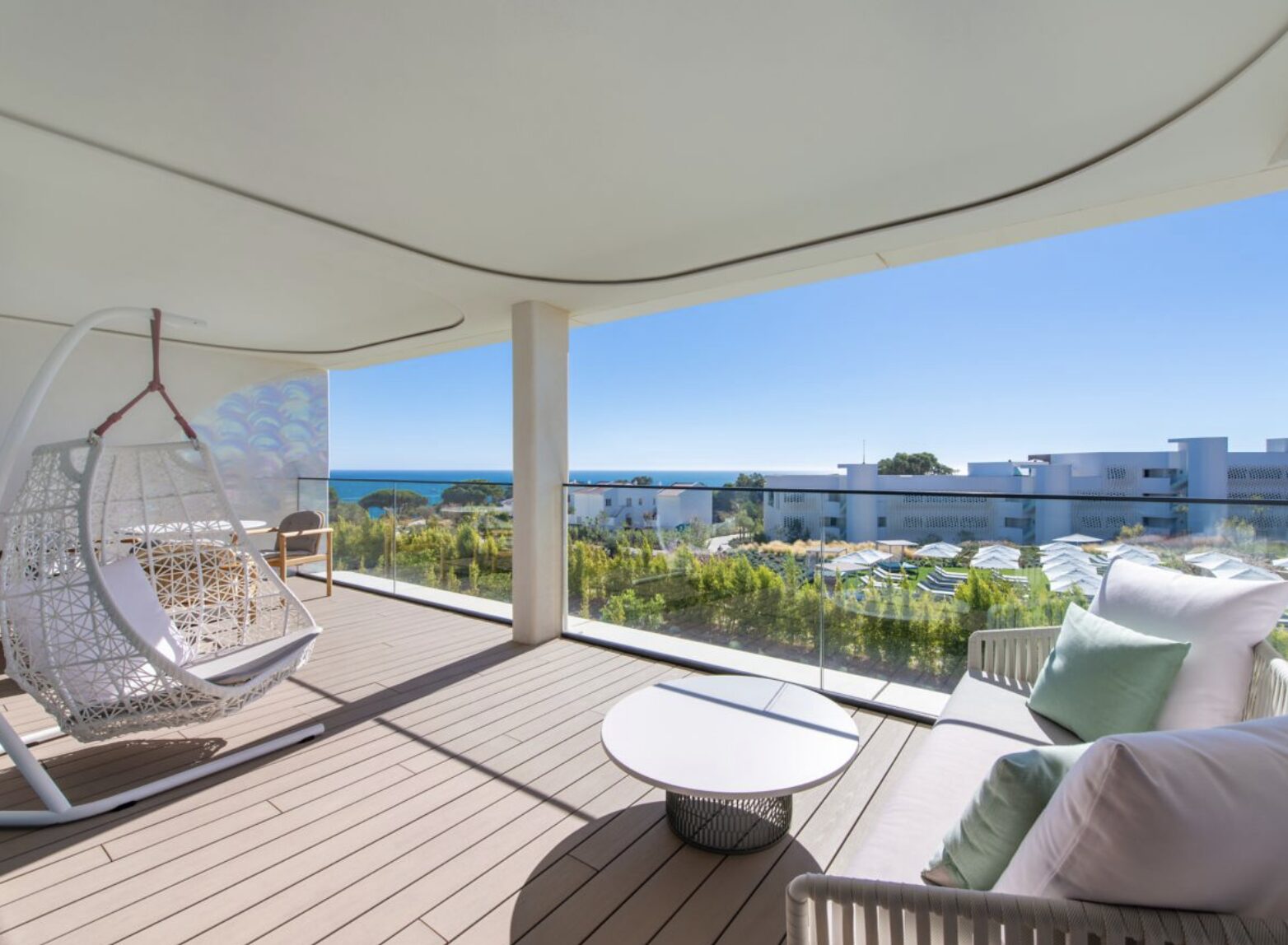 LUXURIA LIFESTYLE INTERNATIONAL MAGAZINE WELCOMES THE W ALGARVE HOTEL AND SPA