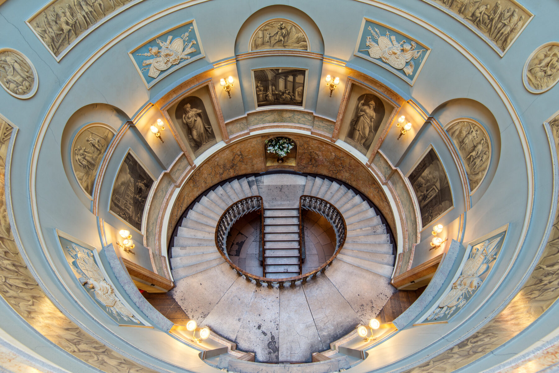 LUXURIA LIFESTYLE MAGAZINE REVIEWS HOME HOUSE PRIVATE MEMBERS CLUB IN LONDON