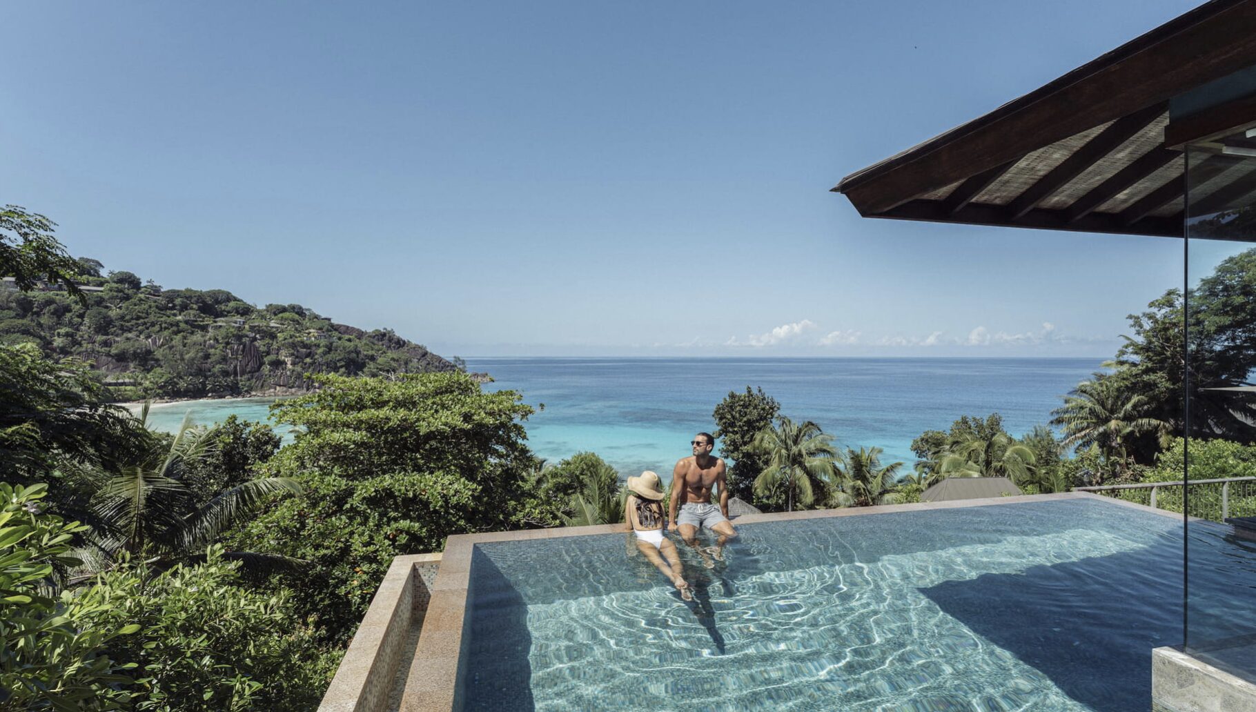 LUXURIA LIFESTYLE INTERNATIONAL MAGAZINE VISITS AND REVIEWS THE FOUR SEASONS SEYCHELLES