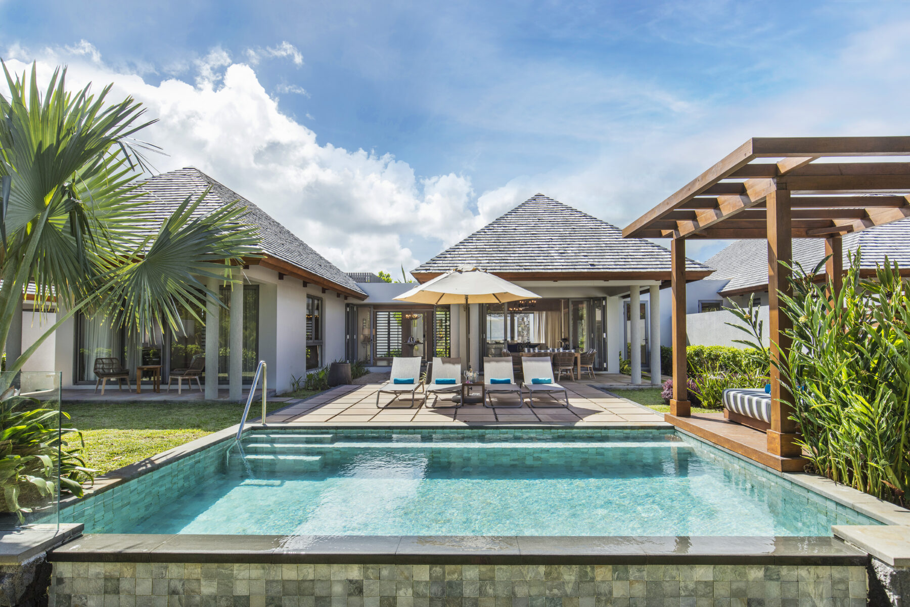 LUXURIA LIFESTYLE INTERNATIONAL MAGAZINE WELCOMES ANANTARA IKO MAURITIUS RESORT AND VILLAS