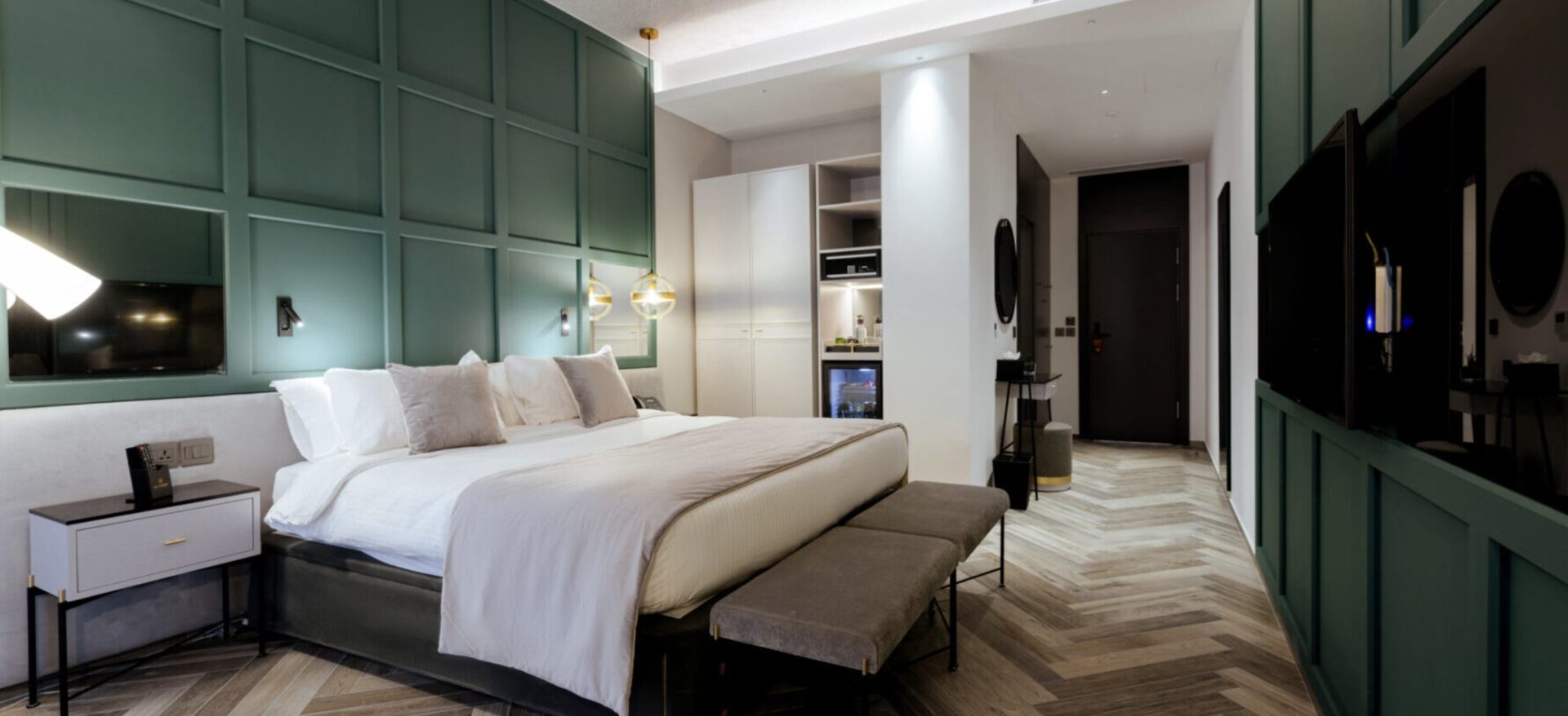 LUXURIA LIFESTYLE MAGAZINE REVIEWS THE EMBASSY VALLETTA HOTEL IN MALTA