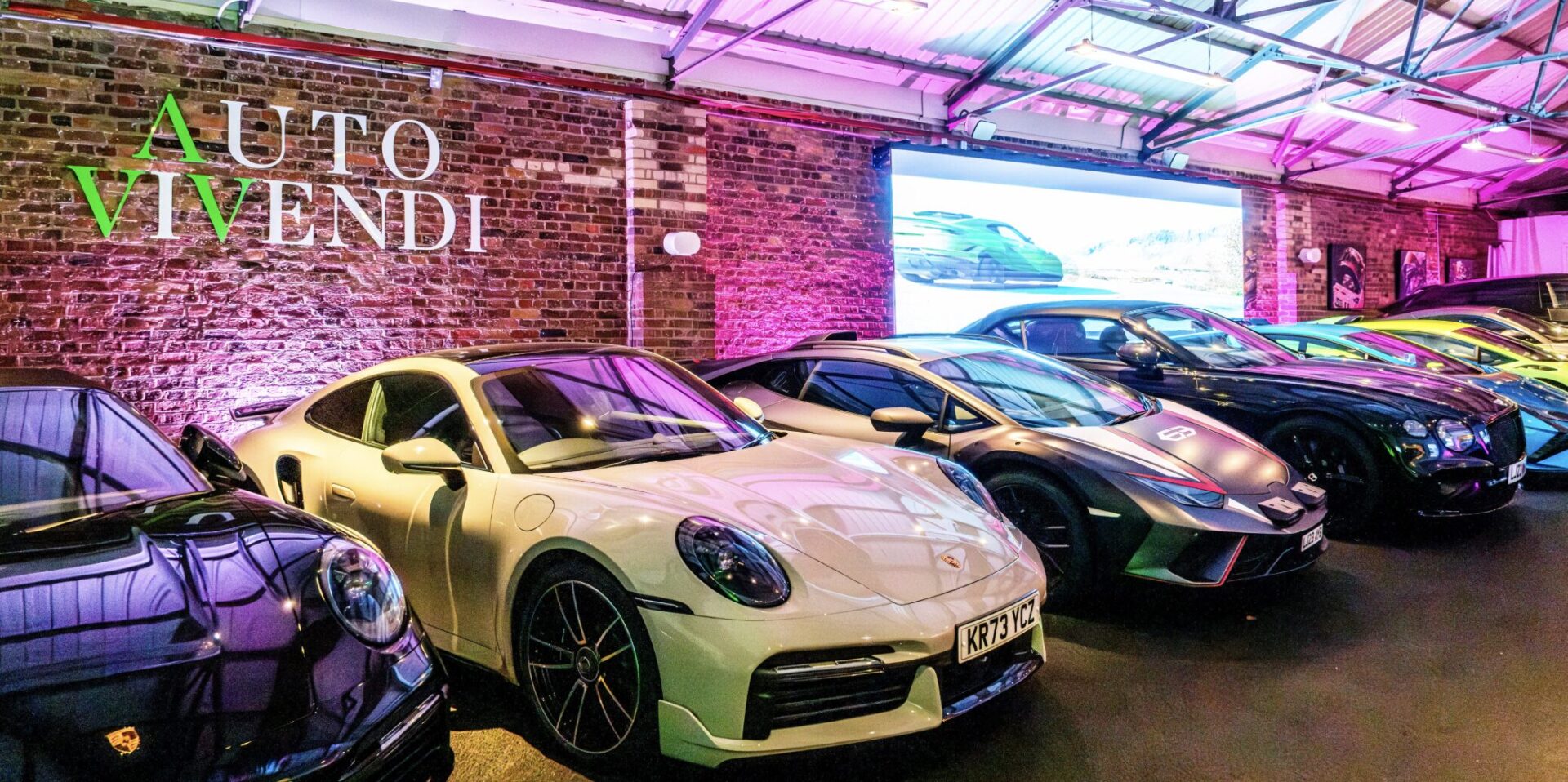 LUXURIA LIFESTYLE MAGAZINE REVIEWS AUTO ViIVENDI SUPERCAR CLUB