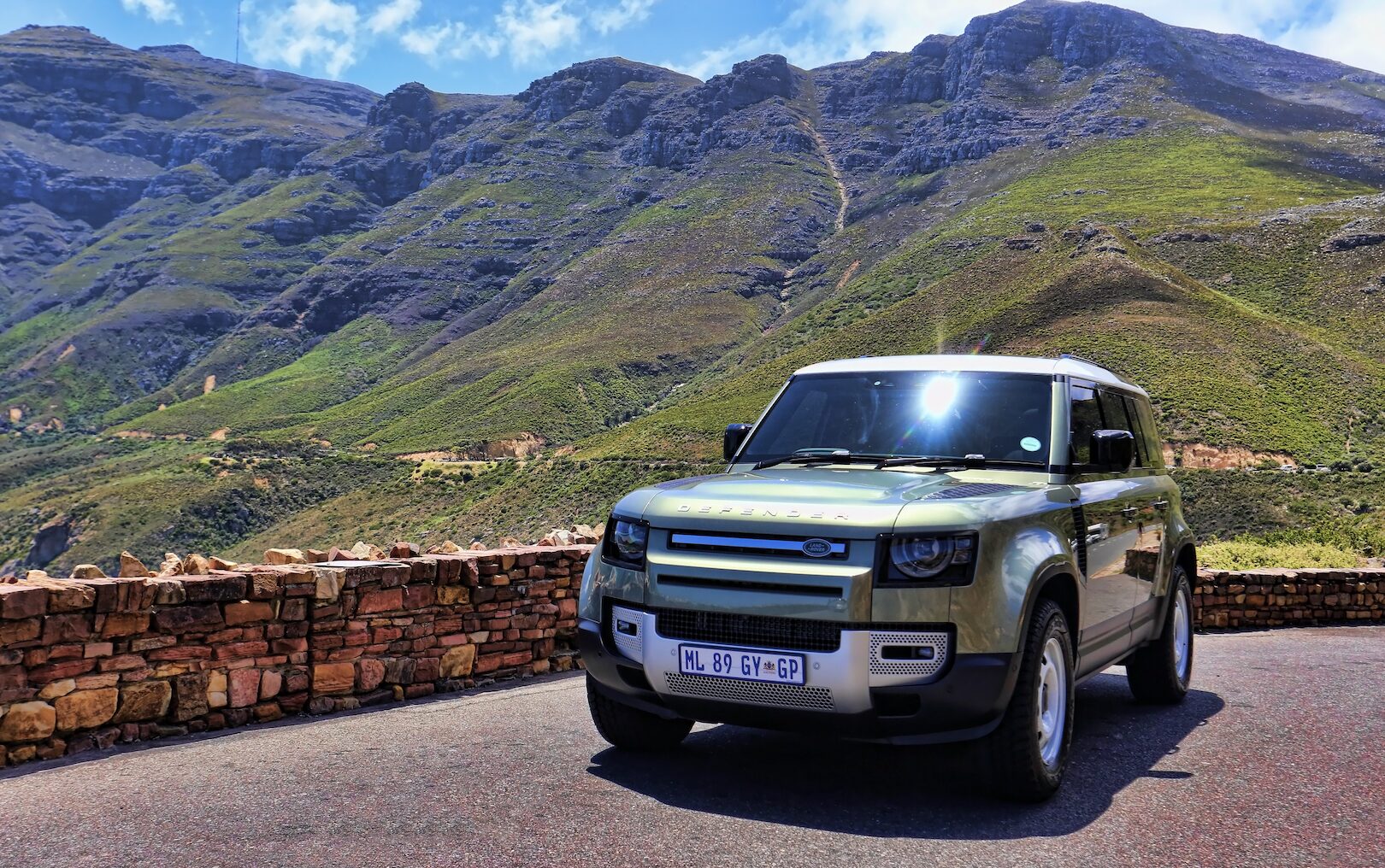 LUXURIA LIFESTYLE MAGAZINE FLYS TO SOUTH AFRICA TO REVIEW THE LATEST LAND ROVER DEFENDER 110