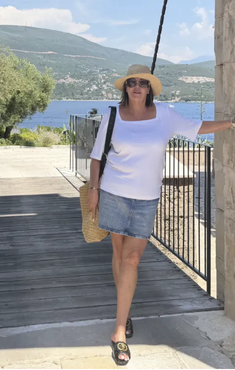 Debbie Stone - International Editor in Chief  – Debbie enjoys the world’s finest in luxury living with a discerning eye for detail and elegance. With a passion for high-end travel, gourmet dining, and bespoke experiences in the most exclusive destinations.