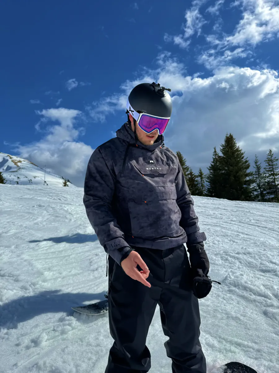 George Middleton - Sport & Travel Writer – George is an adrenalin enthusiast, DJ and content creator, but you will mainly find him on the slopes snowboarding, in the boxing ring or on the rugby pitch. He has visited over 25 countries and loves filming memories that will last forever.